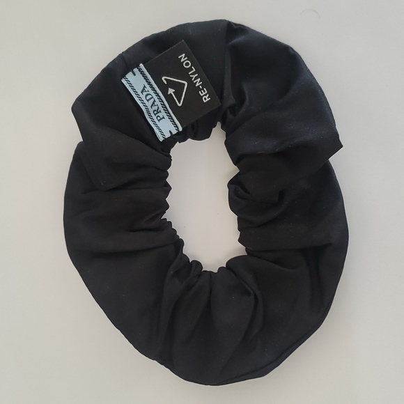 Prada Re-Nylon Triangle-Logo - Picture 2 of 2